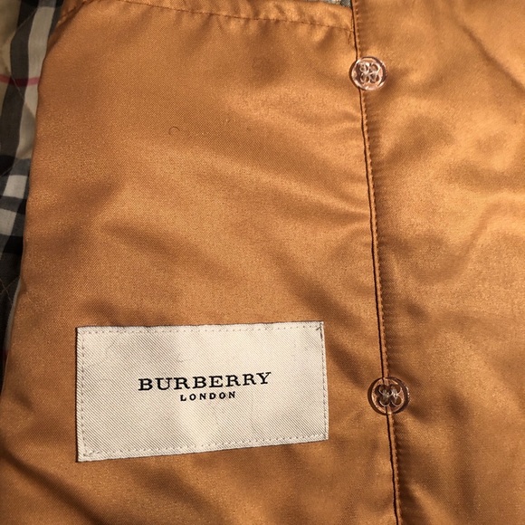 Burberry Diamond Quilted Jacket Authentic - Picture 5 of 10